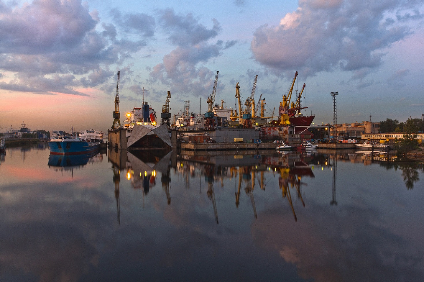 Международный дальневосточный морской салон во Владивостоке примет крупнейшие судостроительные компании