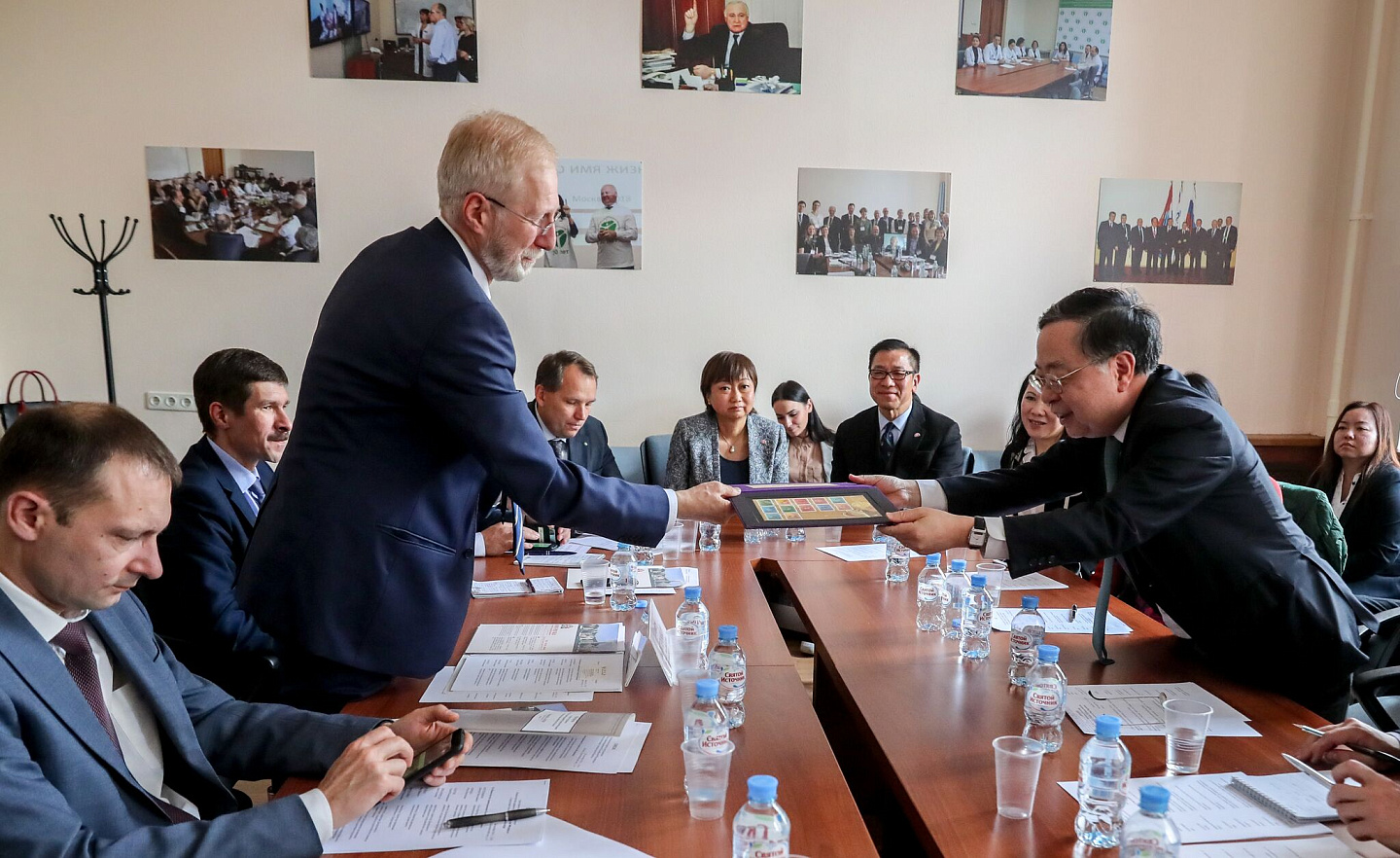 Участники бизнес-делегации из Гонконга провели рабочую встречу с руководителями Минздрава РФ