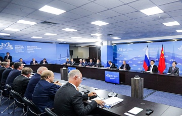Встреча с участниками круглого стола по российско-китайскому межрегиональному сотрудничеству